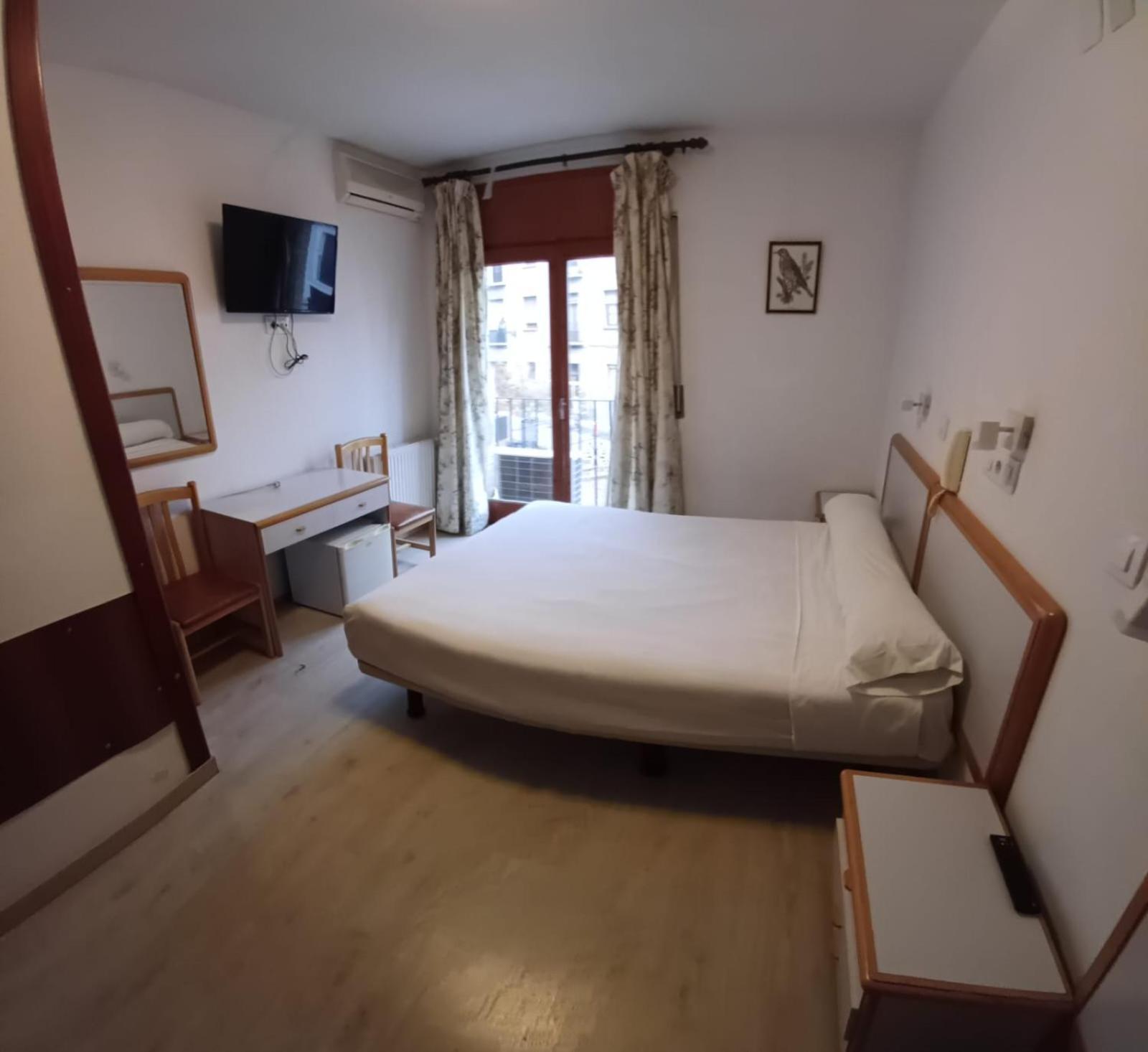 Hostal Lizana 2 Huesca Esterno foto