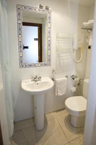 Hostal Lizana 2 Huesca Esterno foto